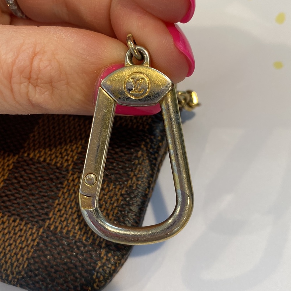 Authentic Louis Vuitton key pouch - Picture 2 of 8